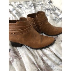 LC Lauren Conrad booties